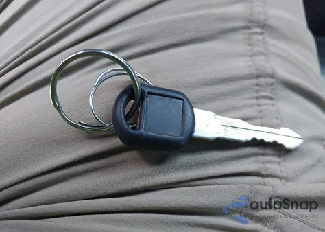 1998 Chevrolet Gmt-400 Fleetside z USA, uszkodzony, nr VIN 2GCEC19R3W1113605